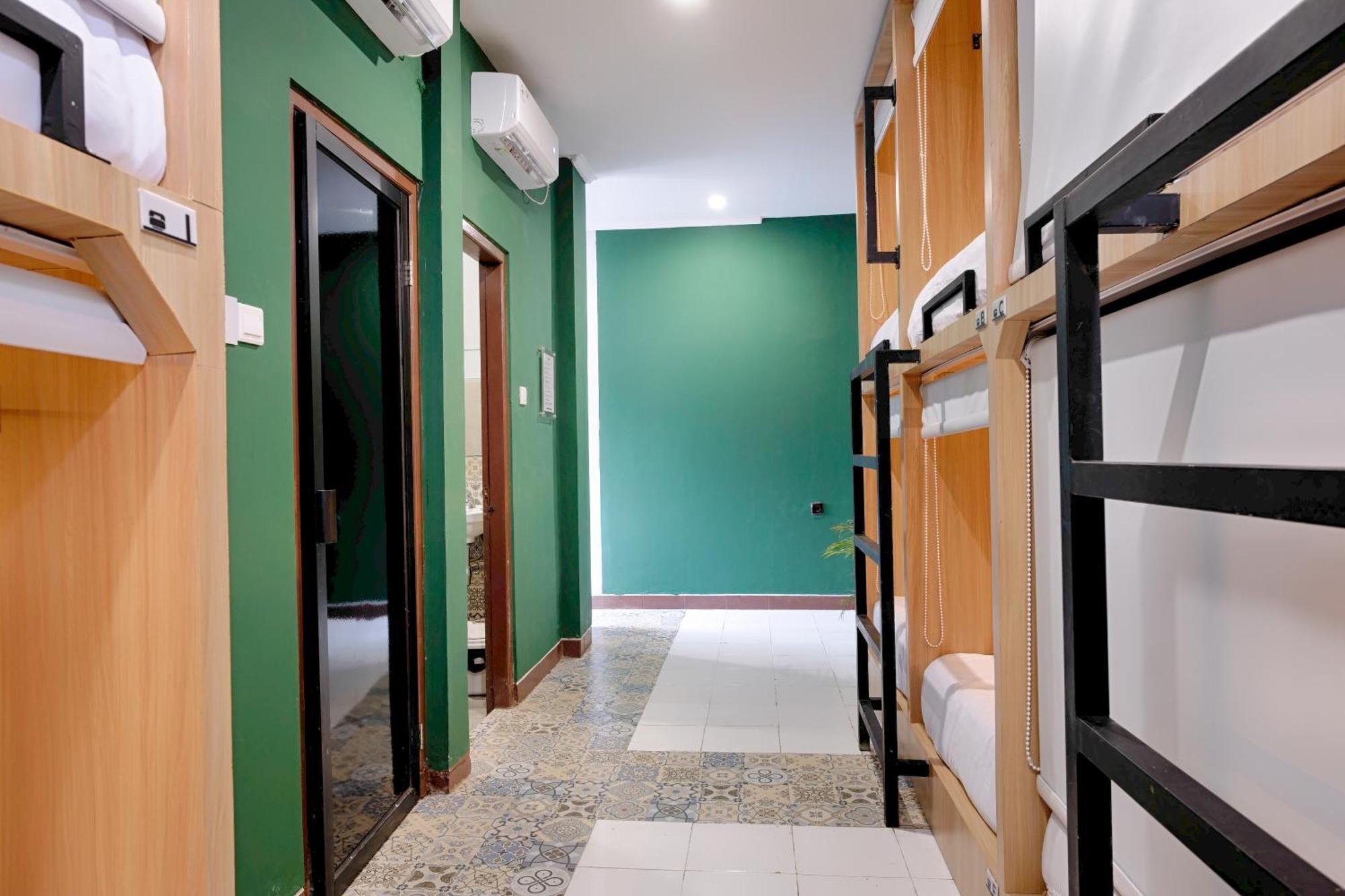 Hubs Hostel יוגיאקרטה מראה חיצוני תמונה