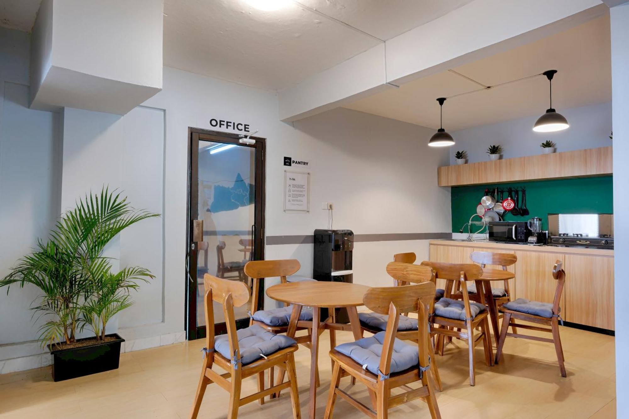 Hubs Hostel יוגיאקרטה מראה חיצוני תמונה